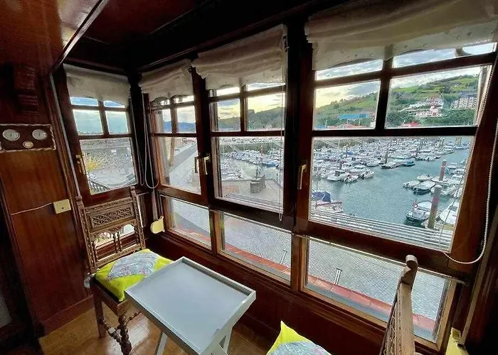 Utsa Eski -piso Con Encanto En 1ª Linea De Puerto. * Bermeo
