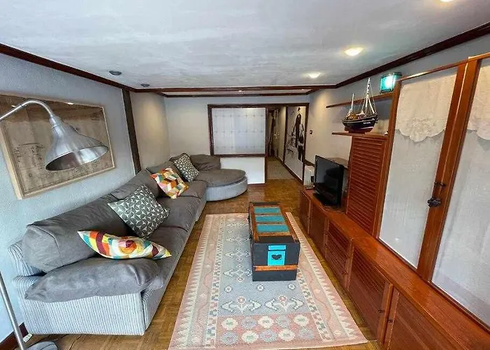 Utsa Eski -piso Con Encanto En 1ª Linea De Puerto. Apartamento Bermeo