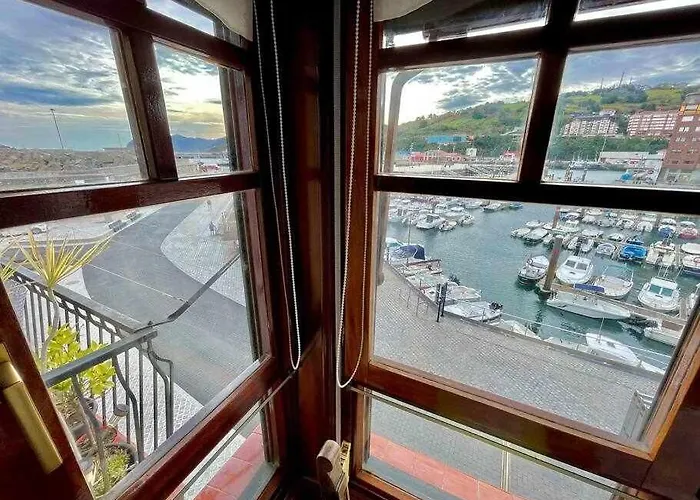 Utsa Eski -piso Con Encanto En 1ª Linea De Puerto. Apartamento