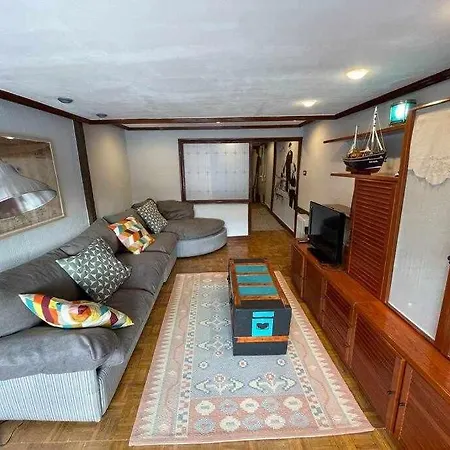 Utsa Eski -piso Con Encanto En 1ª Linea De Puerto Appartement Bermeo