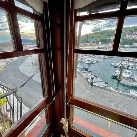 Utsa Eski -piso Con Encanto En 1ª Linea De Puerto Appartement