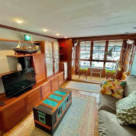 Apartamento Utsa Eski -piso Con Encanto En 1ª Linea De Puerto